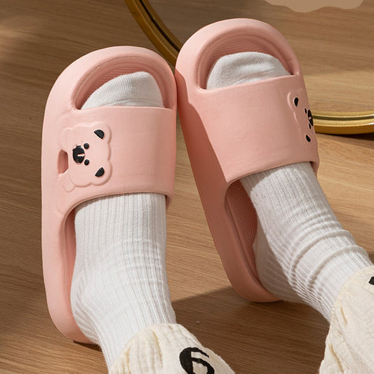 Bonitas zapatillas de casa con diseño de oso, de verano, a la moda, con suela gruesa, antideslizantes, para baño, para mujer y hombre, para parejas.