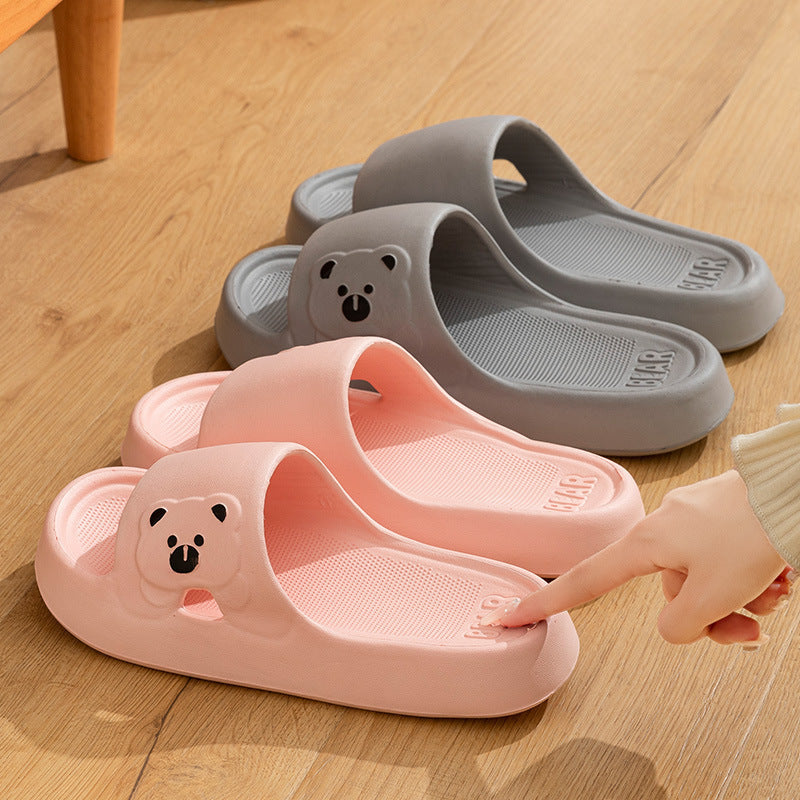Bonitas zapatillas de casa con diseño de oso, de verano, a la moda, con suela gruesa, antideslizantes, para baño, para mujer y hombre, para parejas.