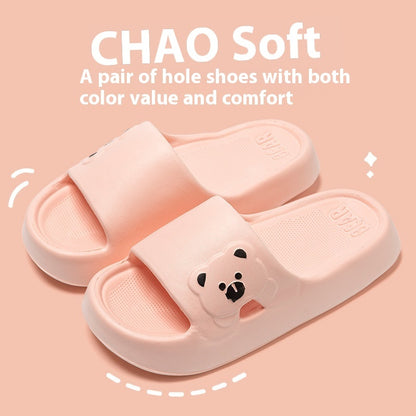 Bonitas zapatillas de casa con diseño de oso, de verano, a la moda, con suela gruesa, antideslizantes, para baño, para mujer y hombre, para parejas.